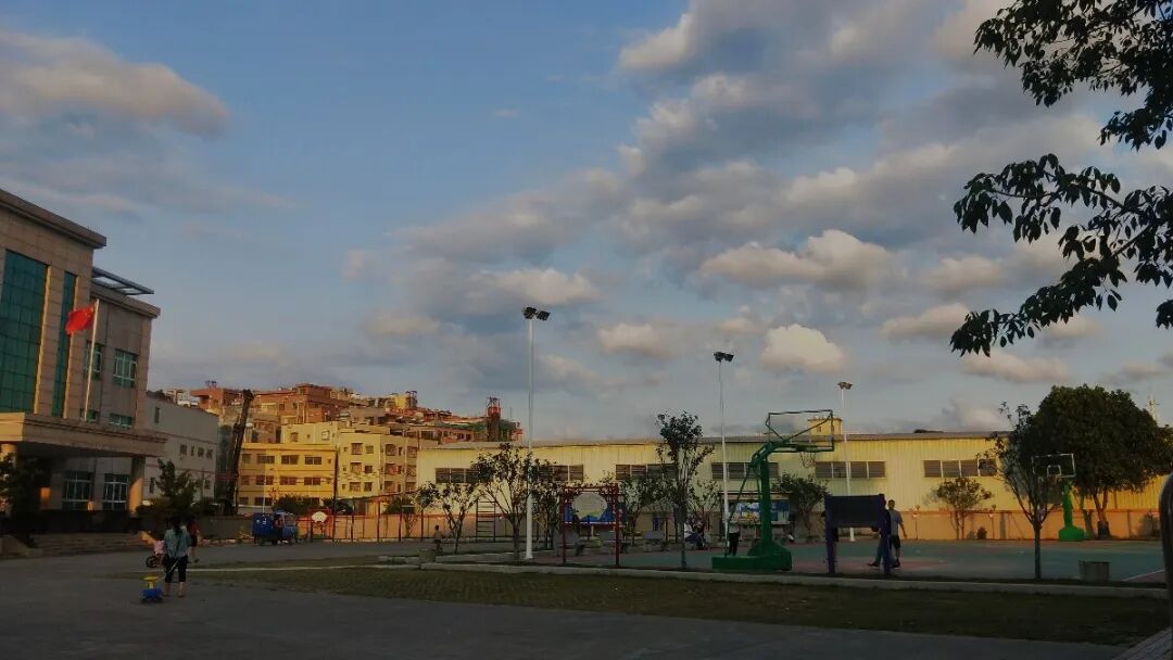 “那些年在东莞的二三事”