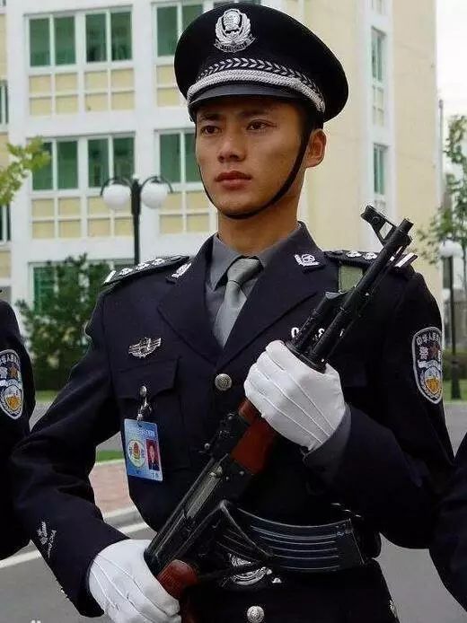 中国最帅男军警图片