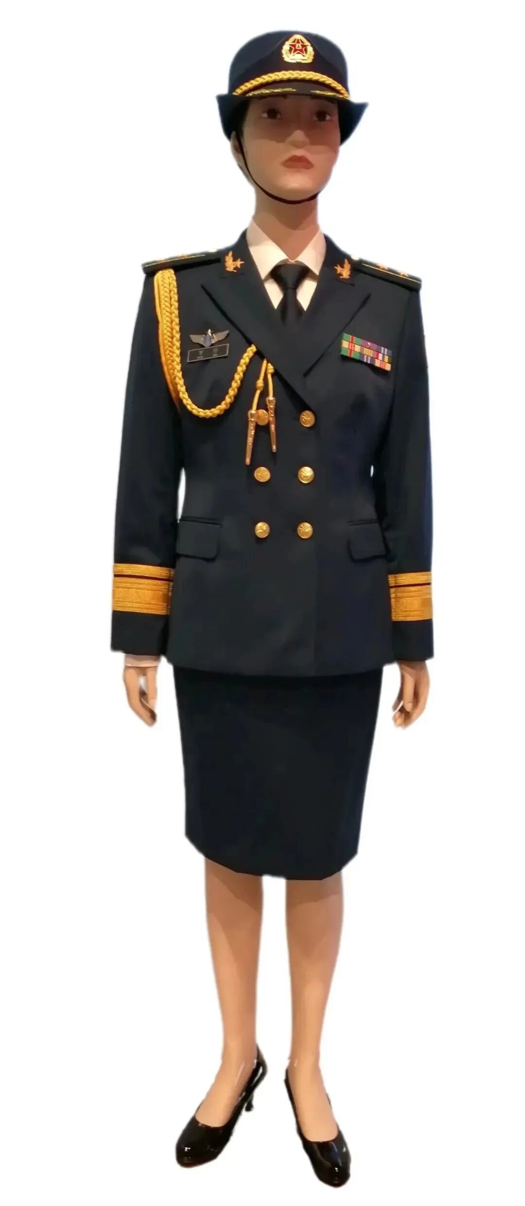 看展去不爱红装爱武装人民军队女军服展亮相省博