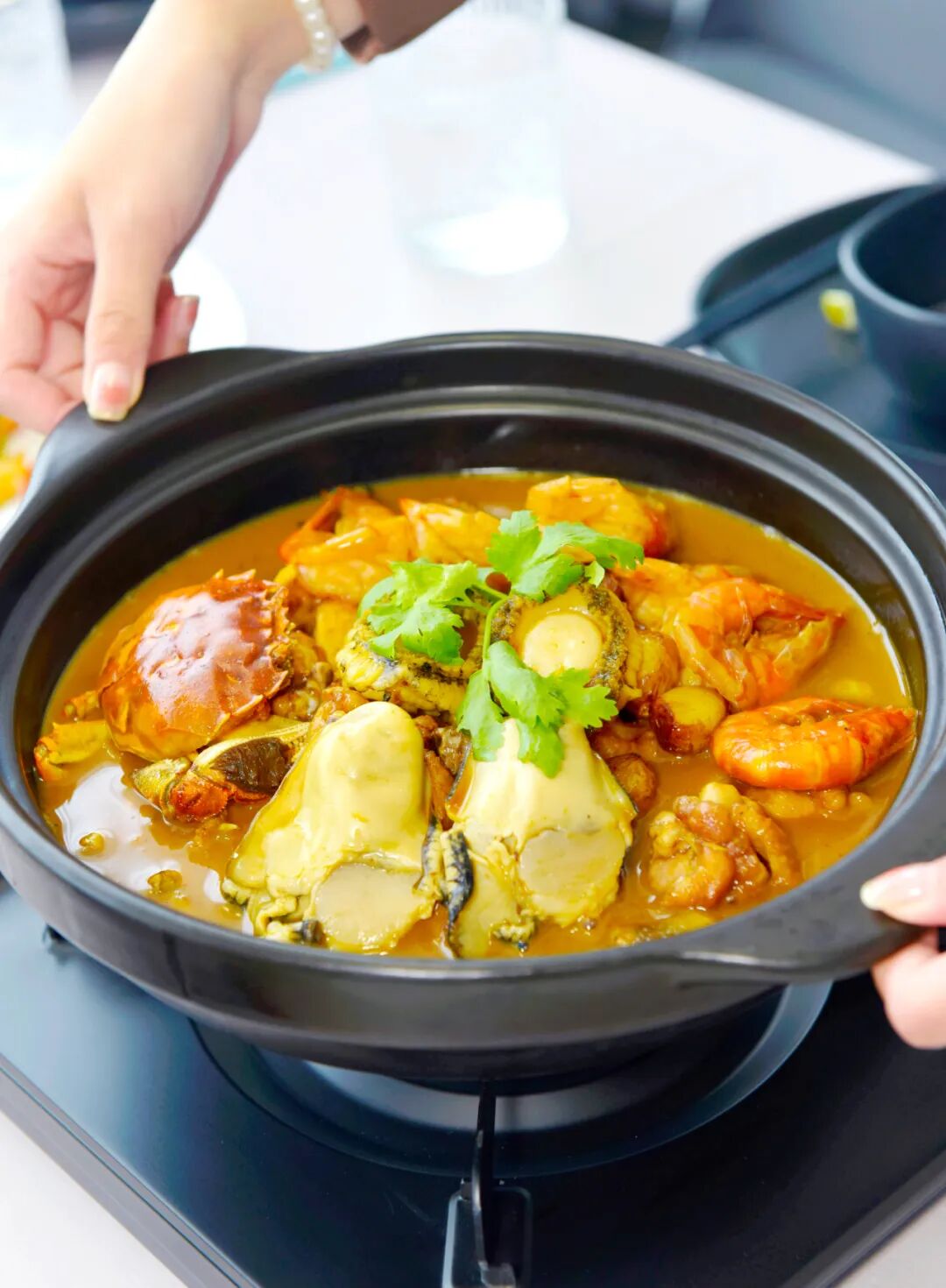 米其林星厨研发180天的「销魂海鲜煲鸡」,如皋独一份!