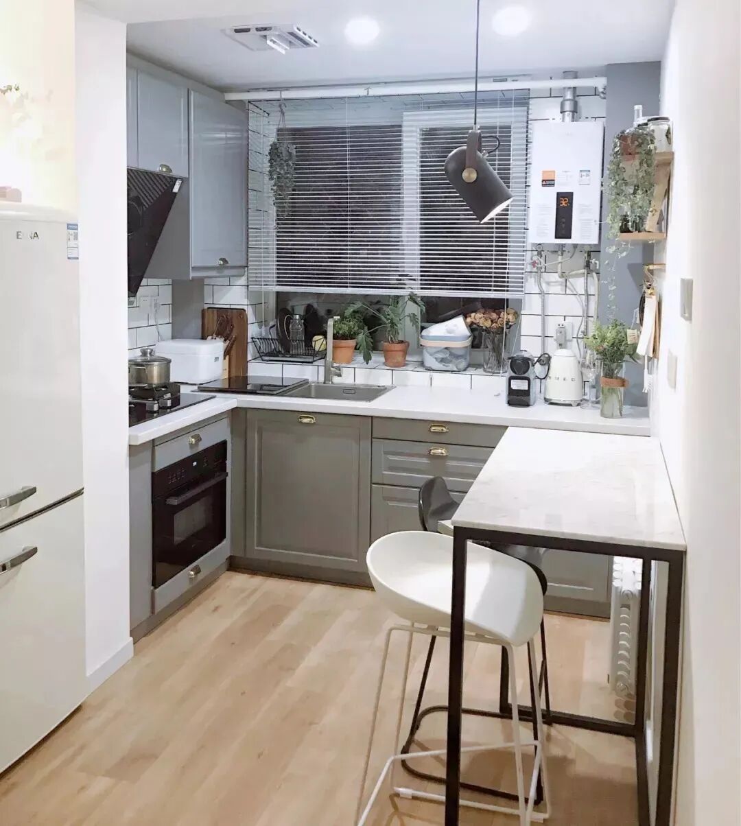 小户型厨房虽然紧凑，但也要好看，先从橱柜下手吧！