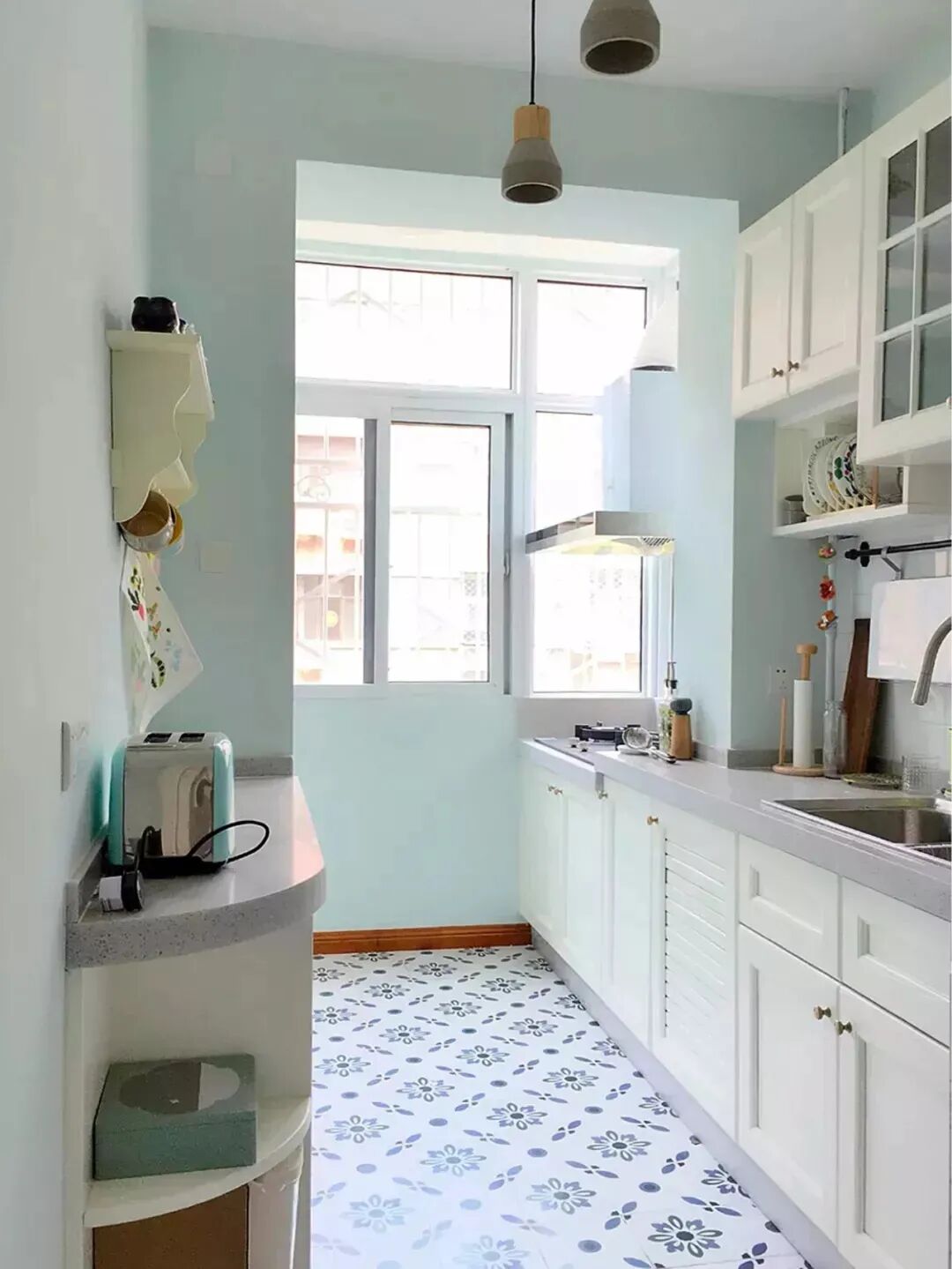 小户型厨房虽然紧凑，但也要好看，先从橱柜下手吧！