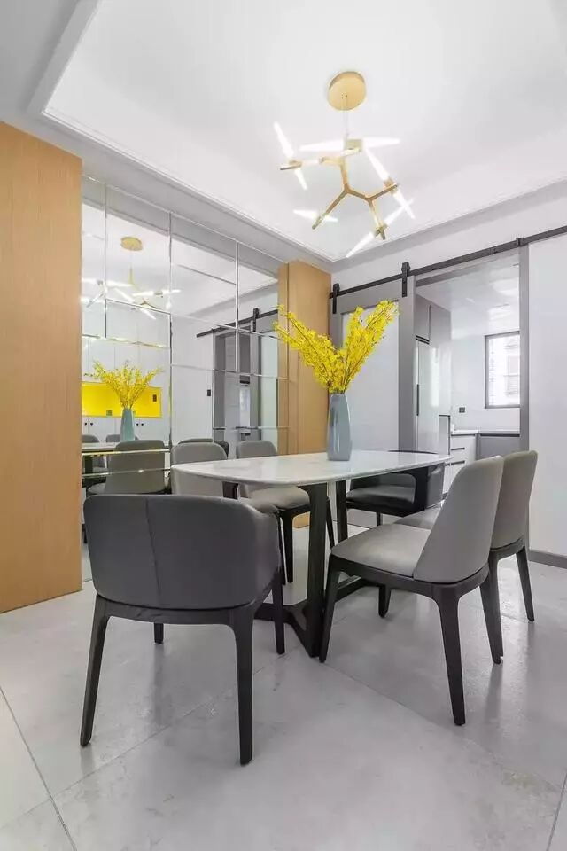 83平小户型北欧风，餐边柜的设计空间这么大，爱了爱了！