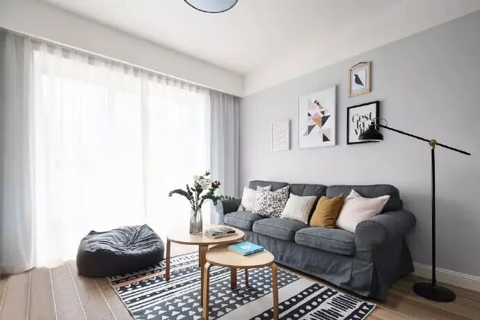 68平两室小户型，客厅不吊顶，电视墙超实用，全屋都漂亮