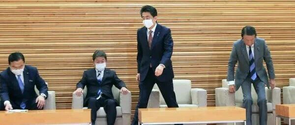 刚刚，安倍晋三内阁全体辞职！