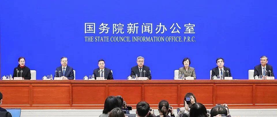 刚刚，银保监会主席郭树清回答了这些重要问题→