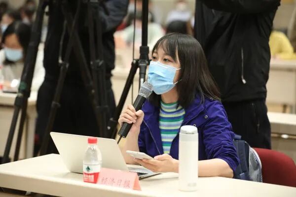 央行：保持人民币汇率弹性，允许宏观杠杆率阶段性上升…这场发布会信息量很大！(图8)