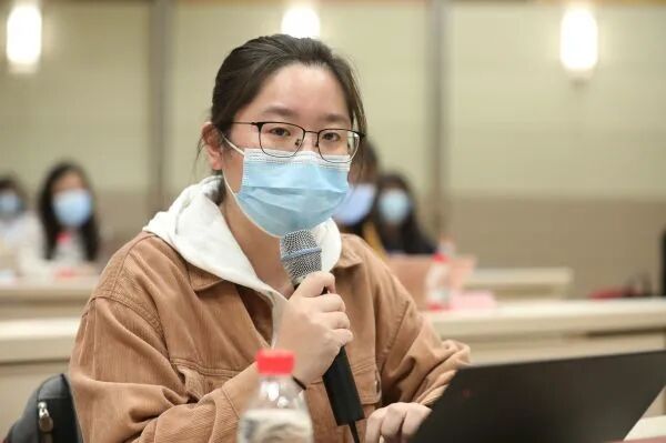 央行：保持人民币汇率弹性，允许宏观杠杆率阶段性上升…这场发布会信息量很大！(图13)