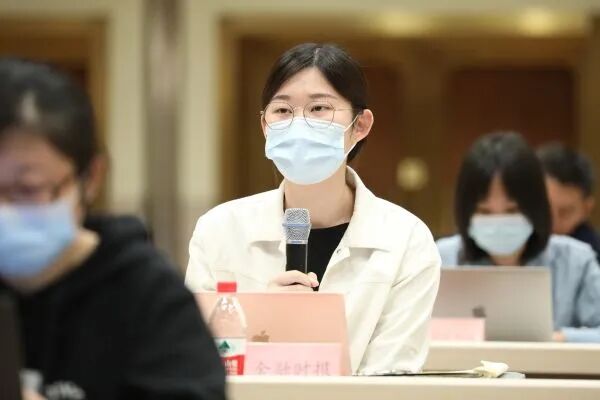 央行：保持人民币汇率弹性，允许宏观杠杆率阶段性上升…这场发布会信息量很大！(图5)