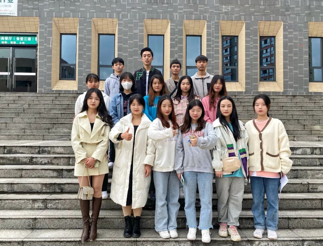 锦绣前程 | 川科鼎利学院优秀学子赴福建高铁乘服实习就业 川科中德 3天前(图1)