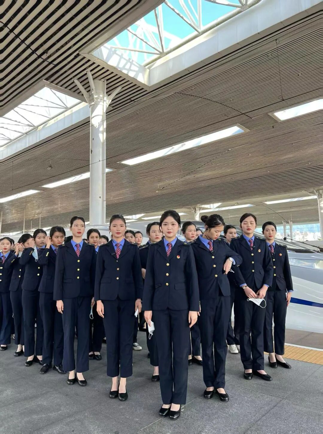 锦绣前程 | 川科鼎利学院优秀学子赴福建高铁乘服实习就业 川科中德 3天前(图4)