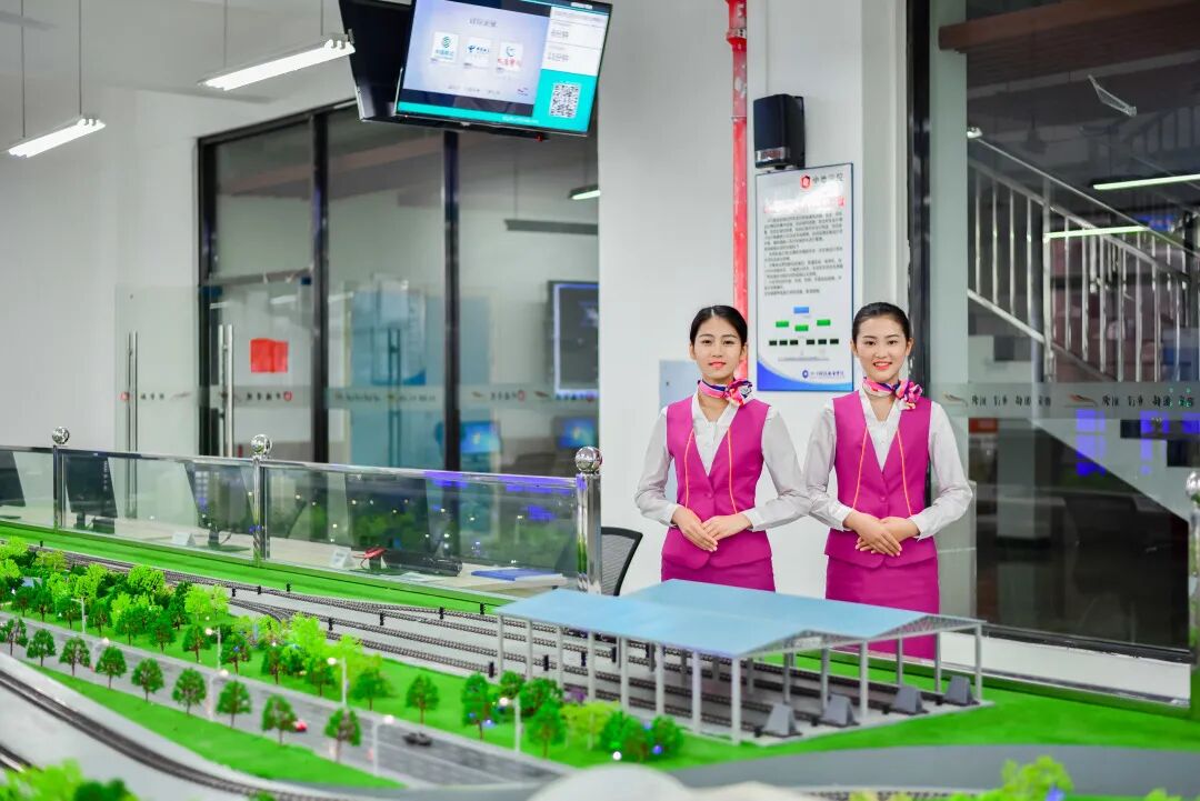 锦绣前程 | 川科鼎利学院优秀学子赴福建高铁乘服实习就业 川科中德 3天前(图14)