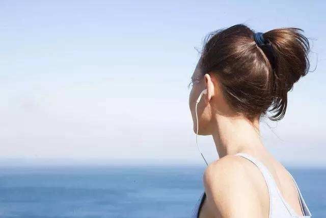 头发稀疏细软掉发严重怎么办？