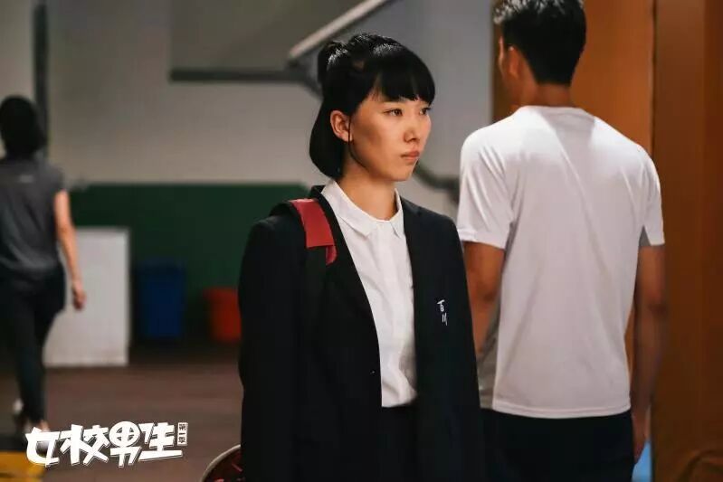 有个电视剧里叫吴桐_电视剧无贼29集2 分15 秒里酒吧里唱的叫什么歌_苗侨伟有一集电视剧闪三下就是有生命危险的电视叫?