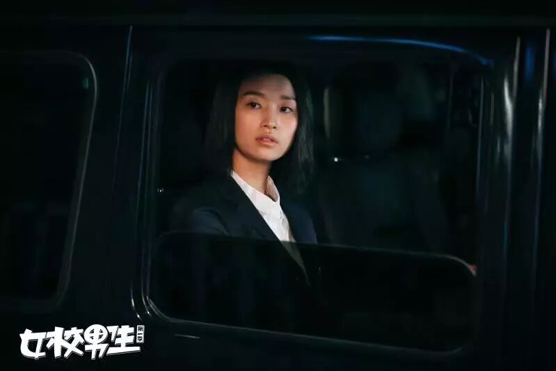 苗侨伟有一集电视剧闪三下就是有生命危险的电视叫?_有个电视剧里叫吴桐_电视剧无贼29集2 分15 秒里酒吧里唱的叫什么歌