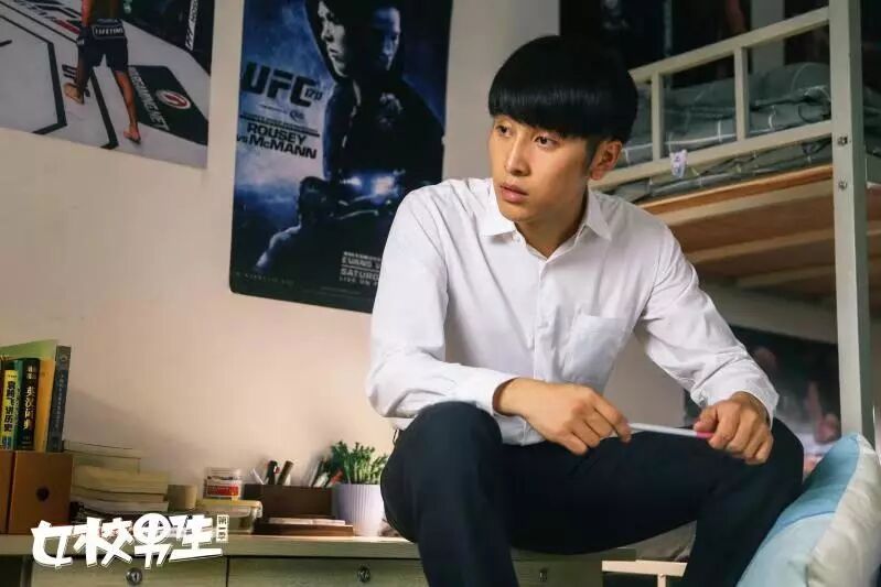 有个电视剧里叫吴桐_电视剧无贼29集2 分15 秒里酒吧里唱的叫什么歌_苗侨伟有一集电视剧闪三下就是有生命危险的电视叫?