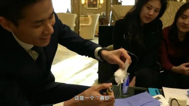 中国商人带着军火商在土耳其倒卖口罩，这部纪录片堪比美国大片！