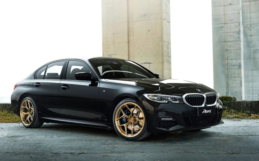 宝马3系改装合集,小幅升级达339匹480牛米,豪华感更强_太平洋号