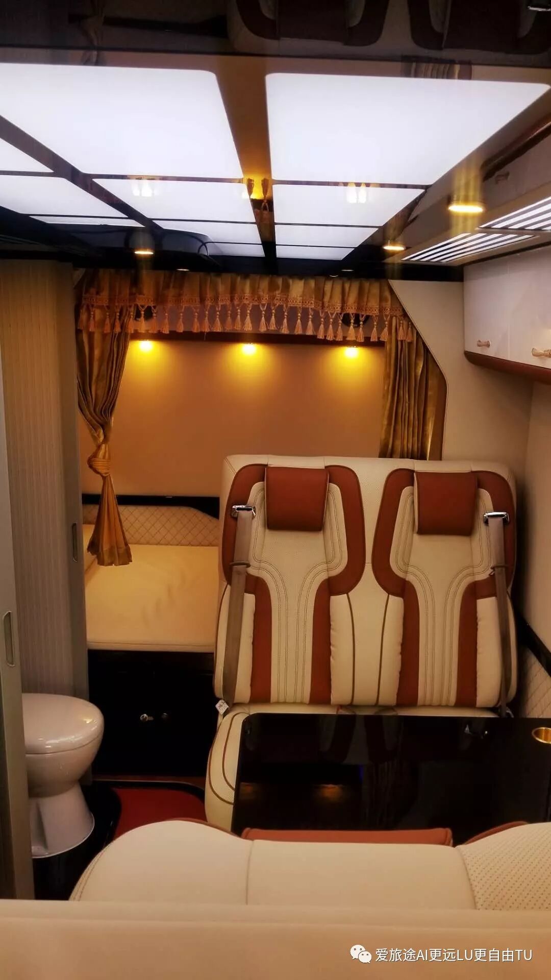 爱旅途房车与您相约“AIC2018中国国际房车展”_10