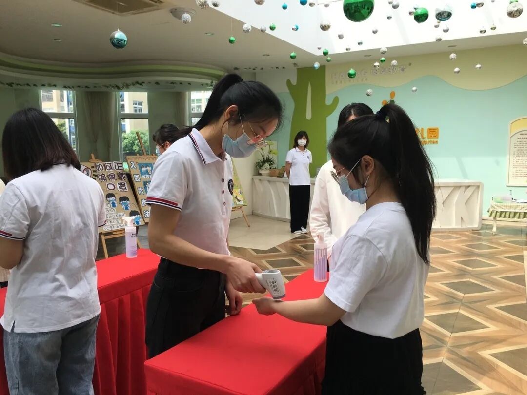 哈灵旗下龙泉市实验幼儿园开学在中国蓝新闻播出了!(图7)