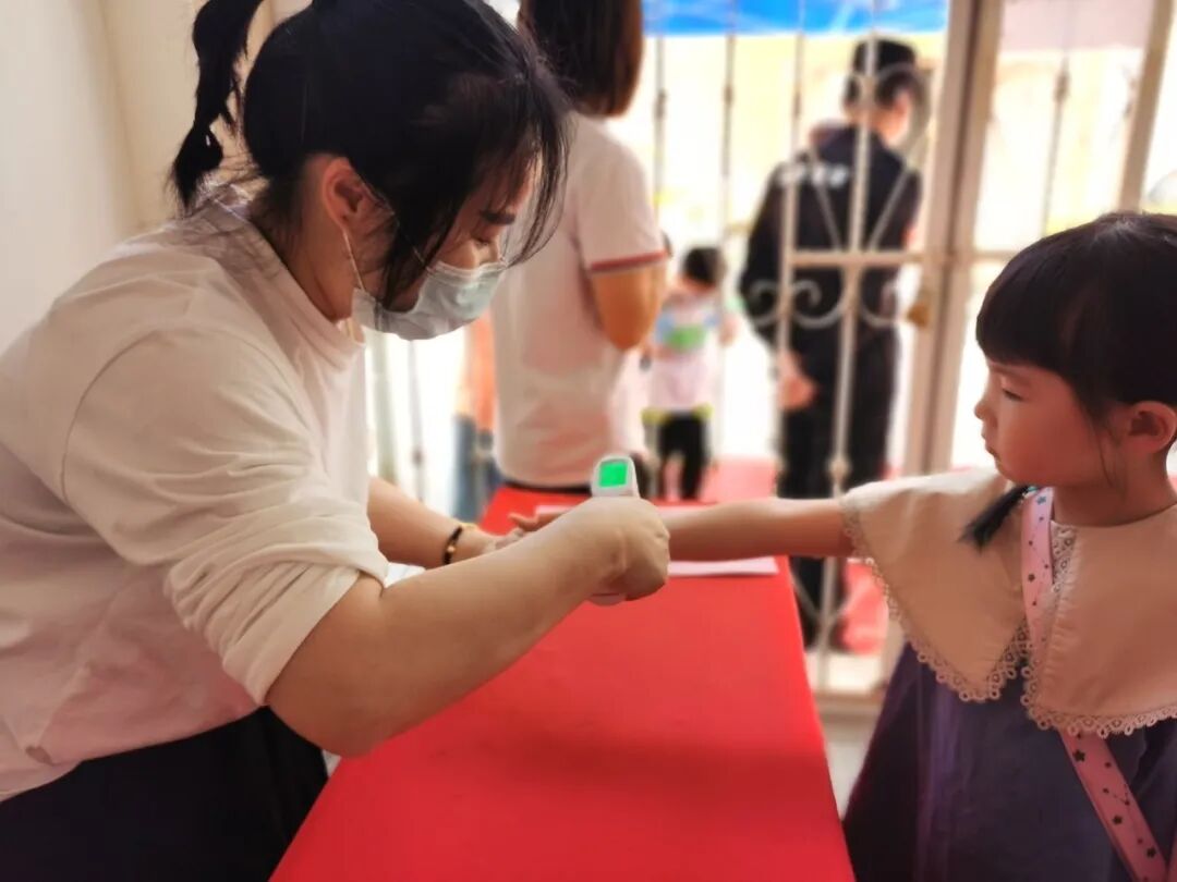 哈灵旗下龙泉市实验幼儿园开学在中国蓝新闻播出了!(图31)