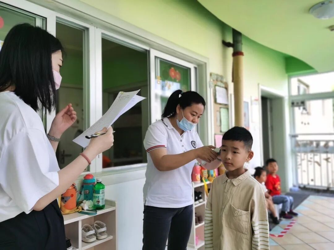 哈灵旗下龙泉市实验幼儿园开学在中国蓝新闻播出了!(图36)