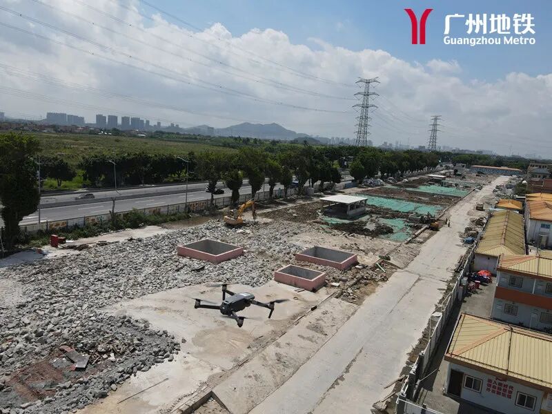無人機(jī)不但能拍照能表演，還能保護(hù)地鐵安全！的圖3