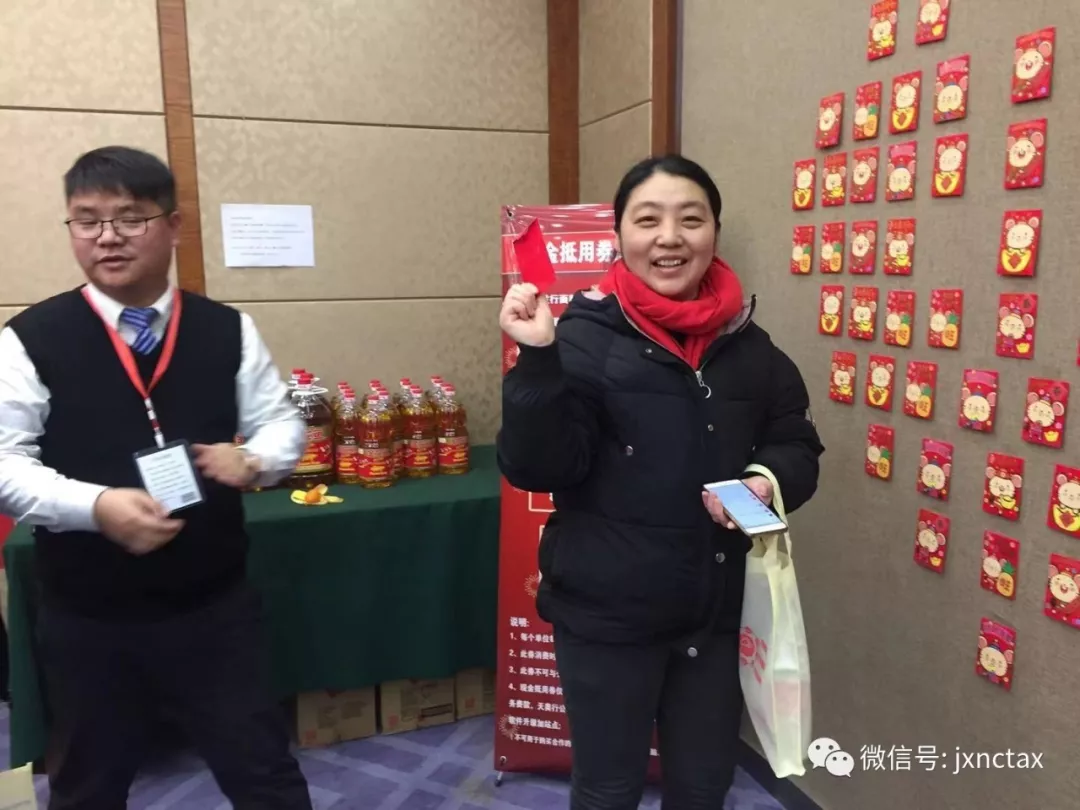 客户签到中 早来的小伙伴们开始玩游戏得礼品了!!! 这里划重点,我们的套环游戏的一等奖得主 游戏玩的差不多了,来看看我们 客户签到中 早来的小伙伴们开始玩游戏得礼品了!!! 这里划重点,我们的套环游戏的一等奖得主 游戏玩的差不多了,来看看我们