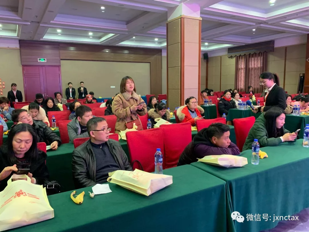 客户签到中 早来的小伙伴们开始玩游戏得礼品了!!! 这里划重点,我们的套环游戏的一等奖得主 游戏玩的差不多了,来看看我们 客户签到中 早来的小伙伴们开始玩游戏得礼品了!!! 这里划重点,我们的套环游戏的一等奖得主 游戏玩的差不多了,来看看我们