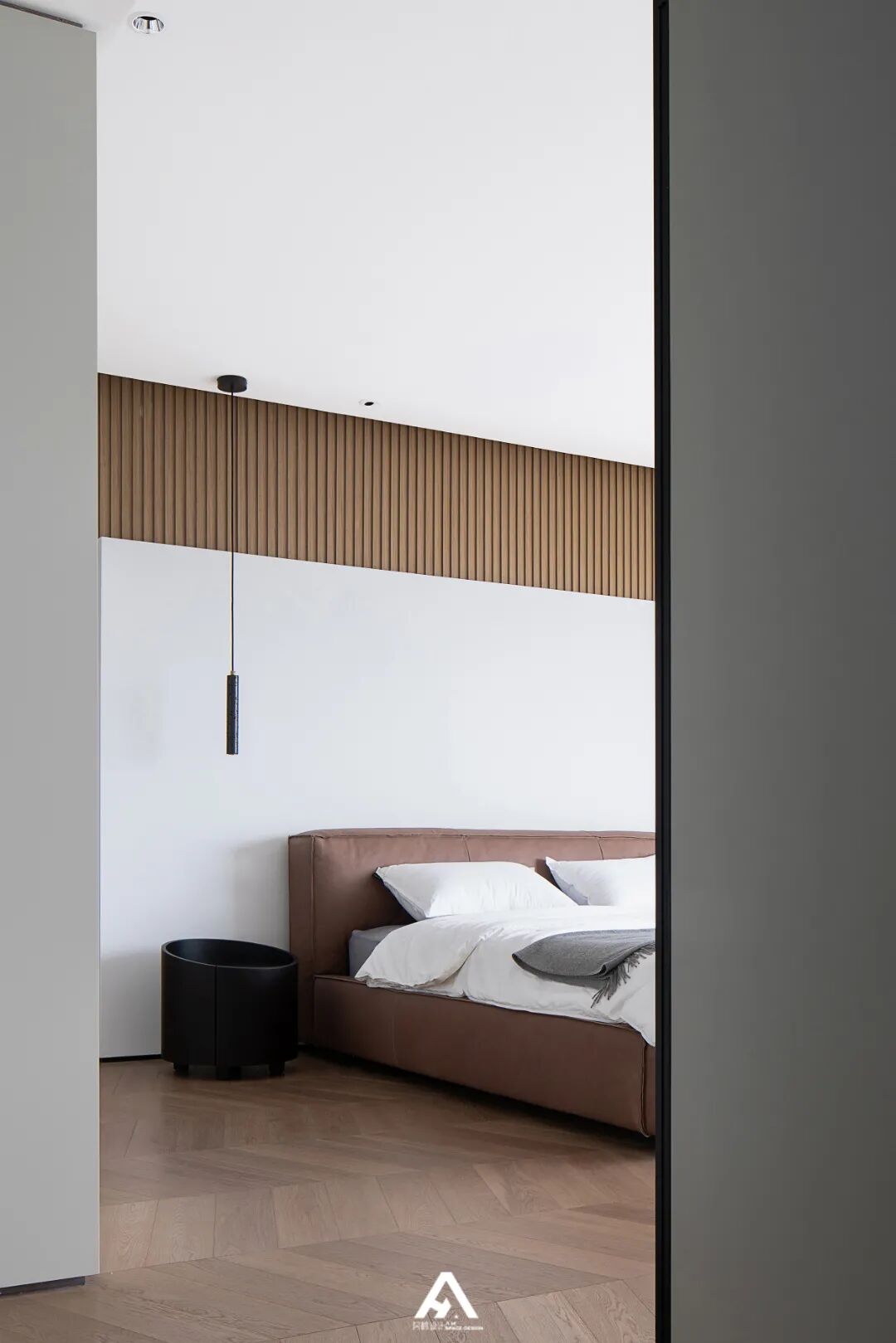 南昌阿鹤设计|200平湖景大宅洄游式布局把家当成美术馆艺术感满满