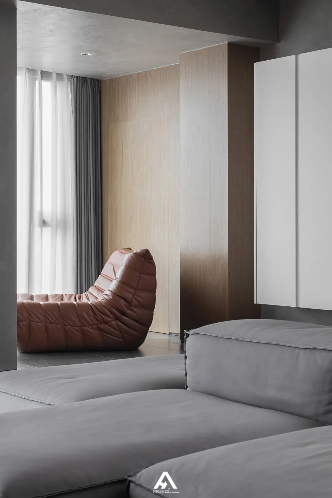 南昌阿鹤设计|200平湖景大宅洄游式布局把家当成美术馆艺术感满满