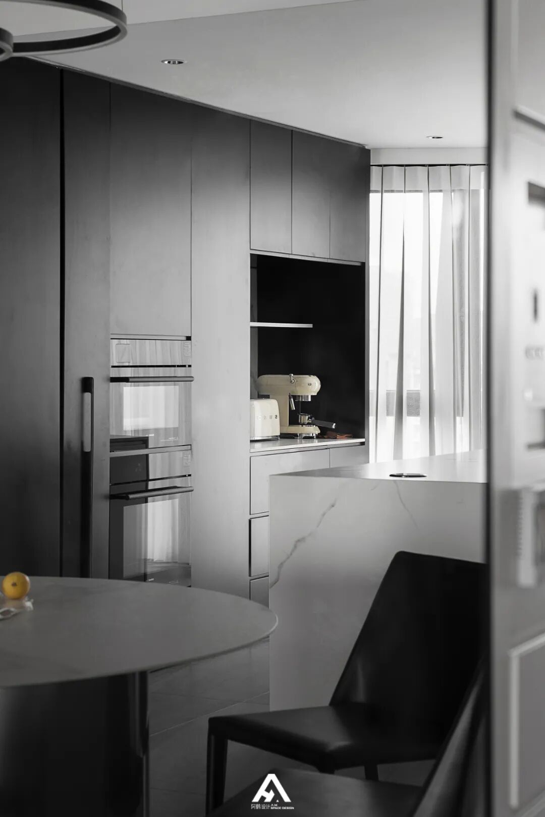 南昌阿鹤设计|200平湖景大宅洄游式布局把家当成美术馆艺术感满满