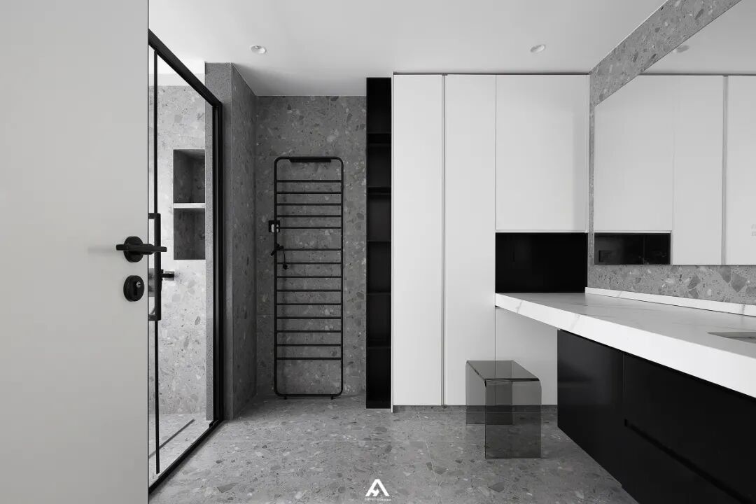 南昌阿鹤设计|200平湖景大宅洄游式布局把家当成美术馆艺术感满满