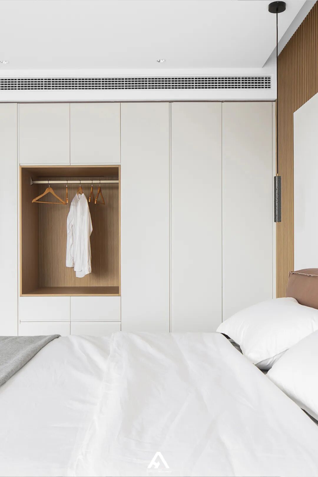 南昌阿鹤设计|200平湖景大宅洄游式布局把家当成美术馆艺术感满满