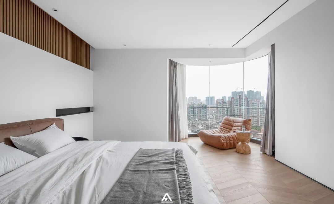 南昌阿鹤设计|200平湖景大宅洄游式布局把家当成美术馆艺术感满满