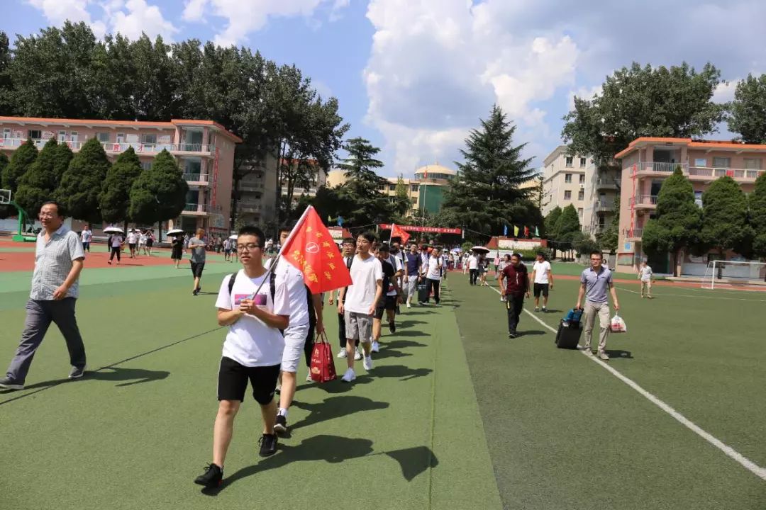 弦子参加舞林大会_参加大会的北大学生_李妮娜 参加东方卫视《舞林大会》