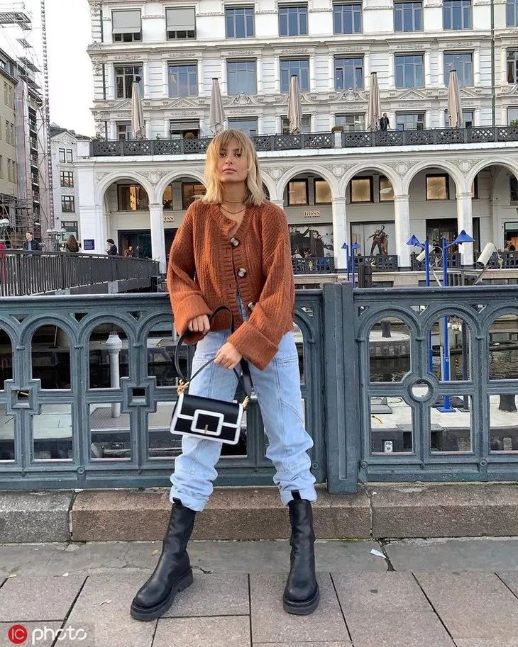 刘雯都那么高了 为什么还这么爱这双小黑靴 时尚圈 时尚品牌 时尚人物 时尚生活 微信头条新闻公众号文章收集网