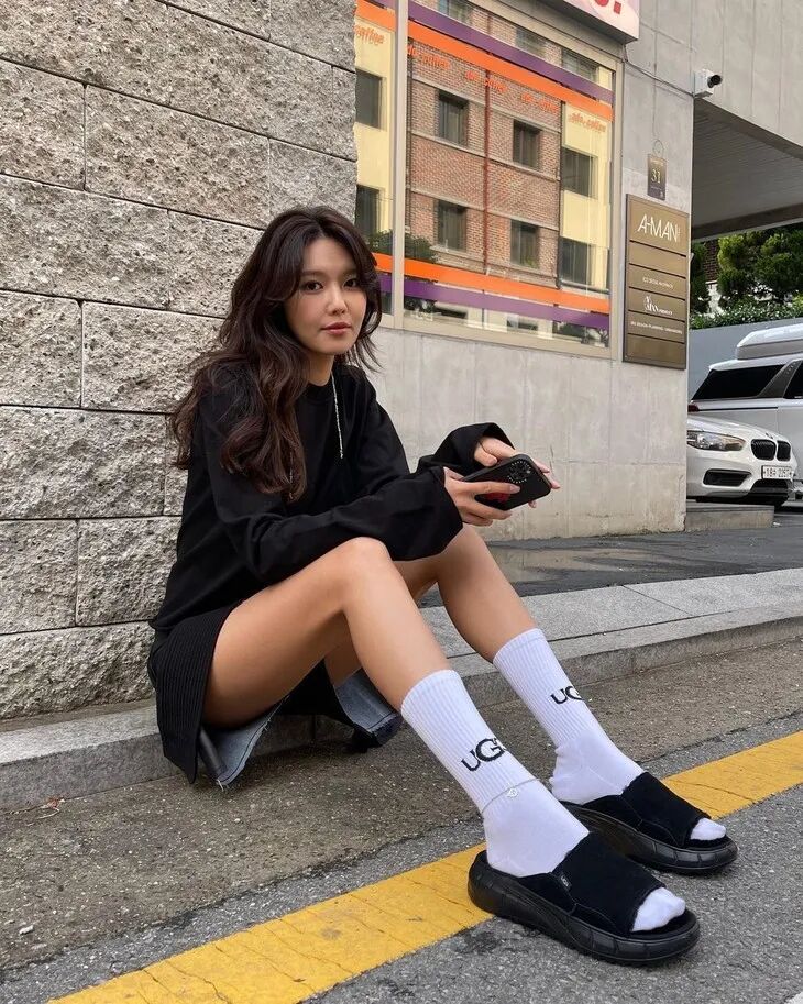 下周穿什么 夏日不穿黑 看到赵露思的all Black穿搭我立刻撤回 时尚圈 时尚品牌 时尚人物 时尚生活 微信头条新闻公众号文章收集网