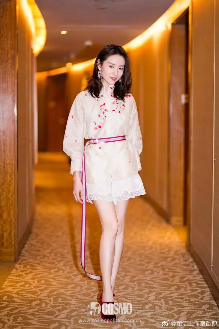 与其费尽心思把自己p成完美标准(其实也p不成!