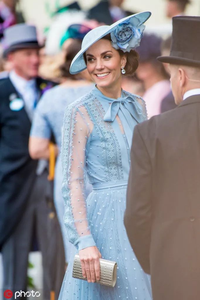 當凱特王妃穿上波點連衣裙，我看她的眼神變了 時尚 第4張
