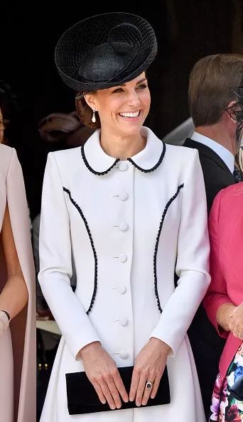 當凱特王妃穿上波點連衣裙，我看她的眼神變了 時尚 第9張