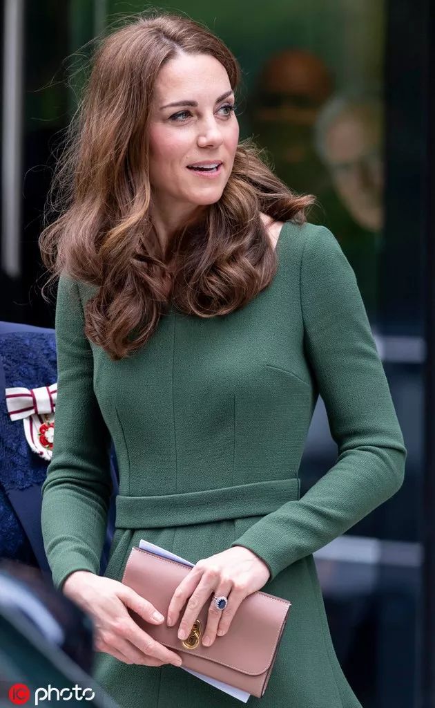 當凱特王妃穿上波點連衣裙，我看她的眼神變了 時尚 第48張