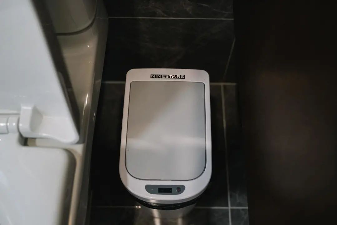地板防滑墊膠_怎樣去除地板上的膠_膠貼木地板