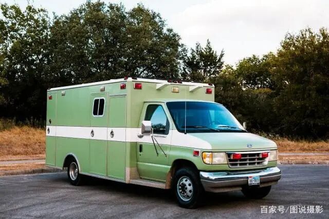 28岁小伙花四个月 将二手救护车改造成房车 外观内饰堪比新车 热点讯息网