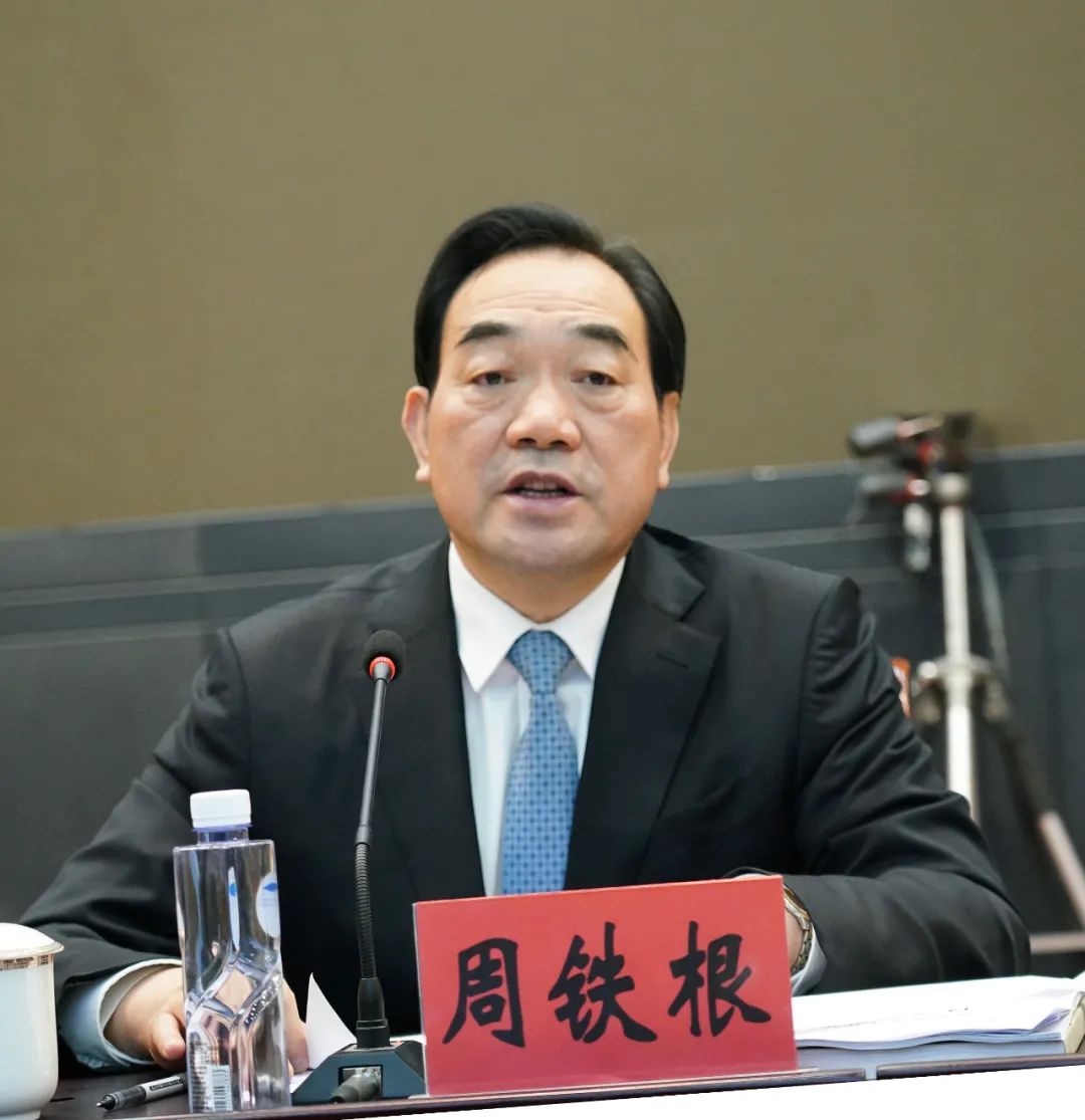 市委常委,徐州军分区政委李中双,徐州军分区司令员刘来贵等出席