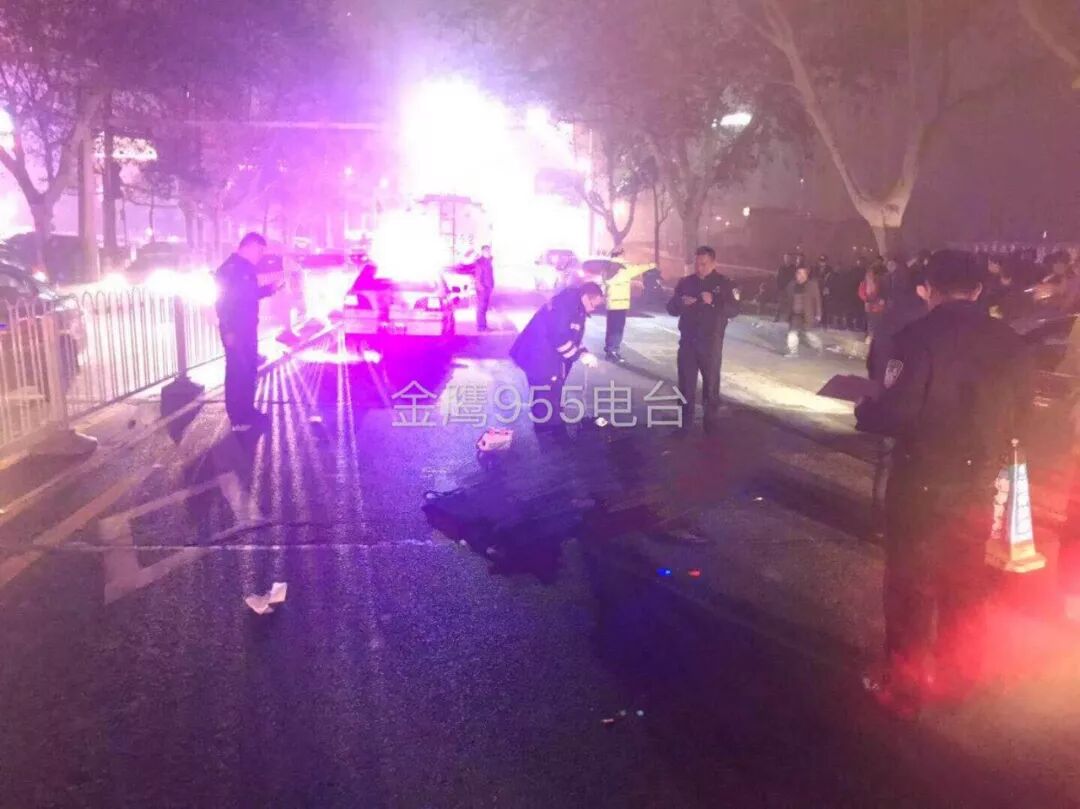 油罐车|长沙8岁女孩坐妈妈的电动车，不幸被油罐车撞倒