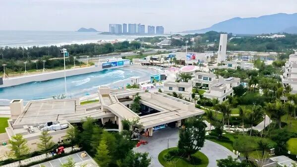中国首个冲浪主题度假区在海南万宁日月湾开业-美通社PR-Newswire