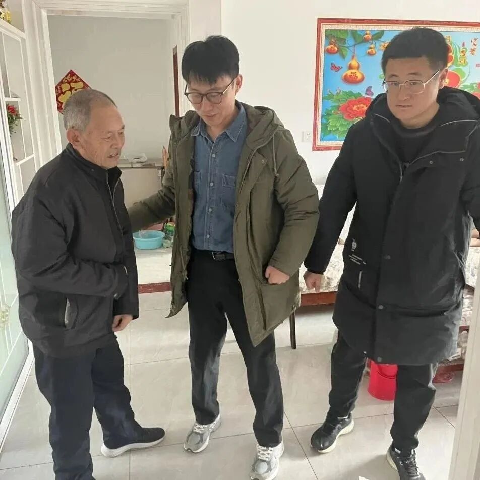展现国企担当 慰问困难群众