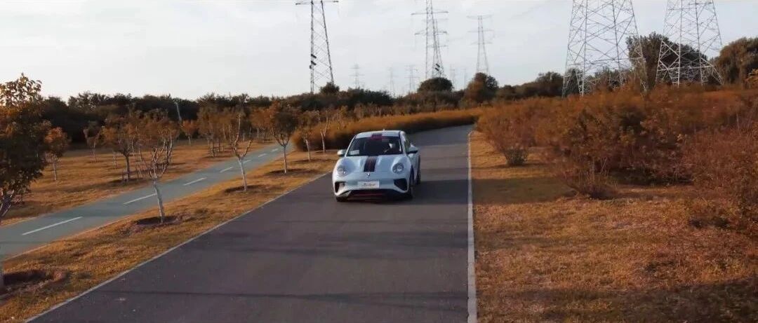 欧拉好猫GT木兰版：在时间维度里随意穿梭，抽取最有趣元素碰撞当下