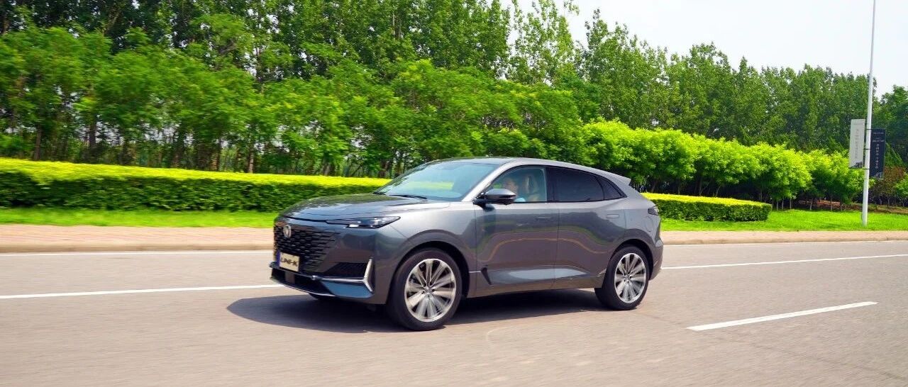 试驾长安UNI-K：比奥迪Q5L大一圈，配置丰富，足够安全